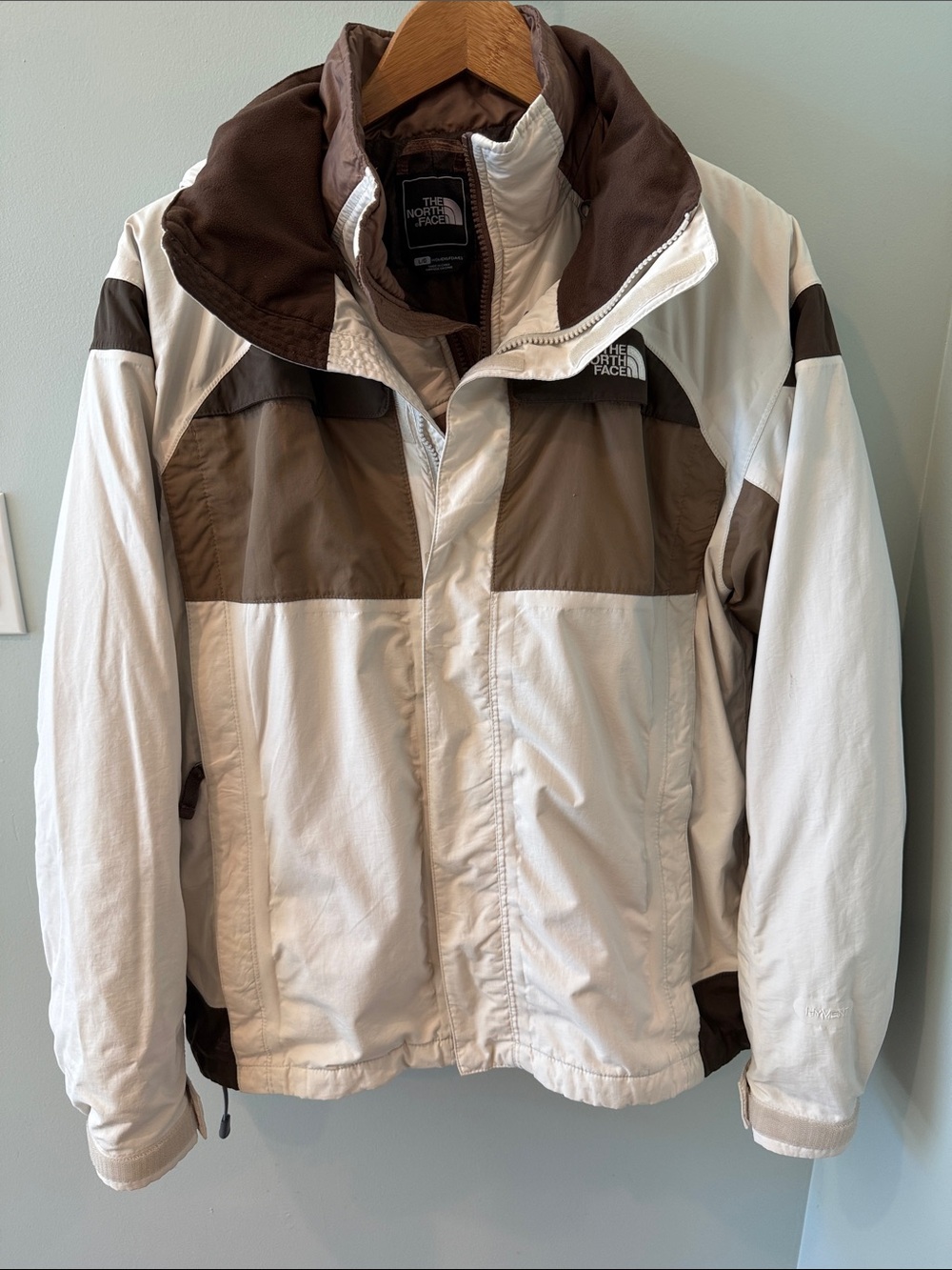 The North Face Women's Hyvent snowboard jacket cream & brown large